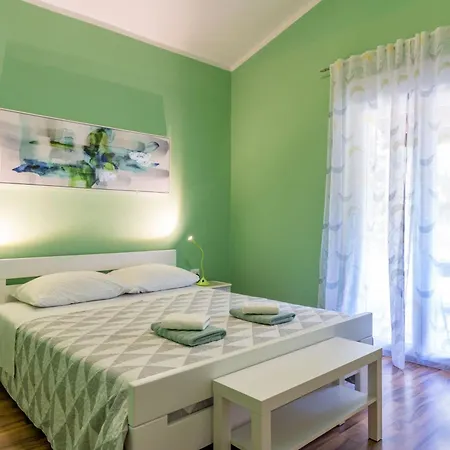 Delore, A Romantic With Pool, Close To The Sea Rakalj