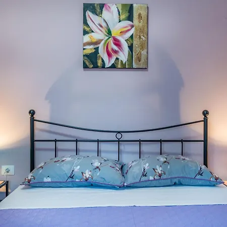 Delore, A Romantic With Pool, Close To The Sea